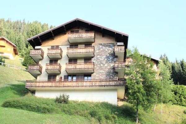 Knusse studio aan voet van Mont Blanc met privéterras in Combloux - thumbnail 2