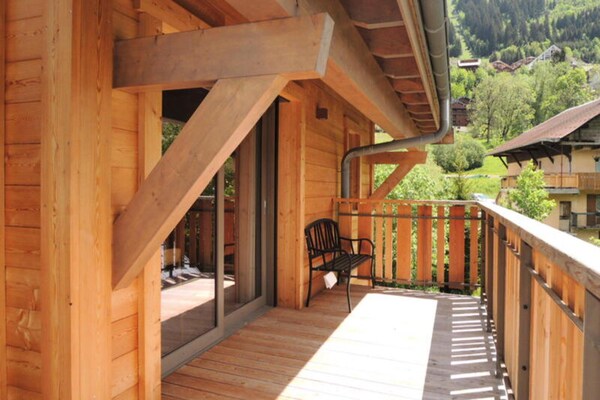 Luxe appartement in Châtel met 3 slaapkamers en skiruimte - thumbnail 1