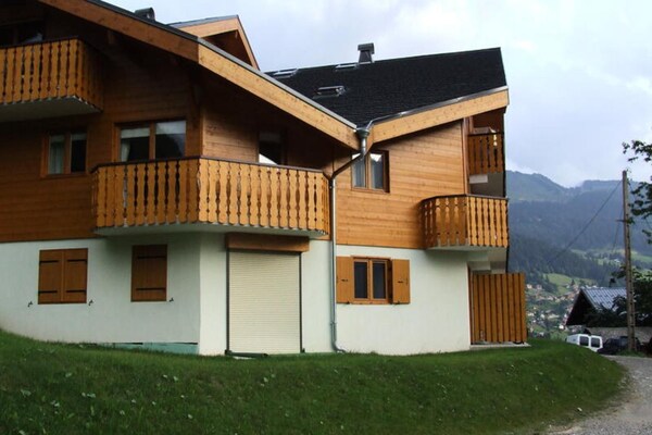 Knus appartement op de begane grond met terras en bergzicht in Châtel - thumbnail 1