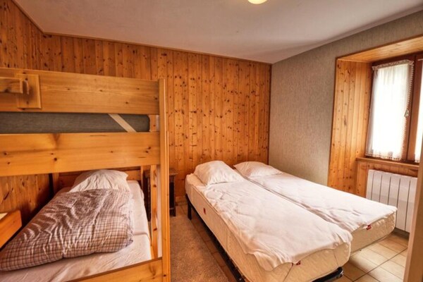 Rustiek appartement vlakbij de Vercland-kabelbaan in Samoëns - thumbnail 3
