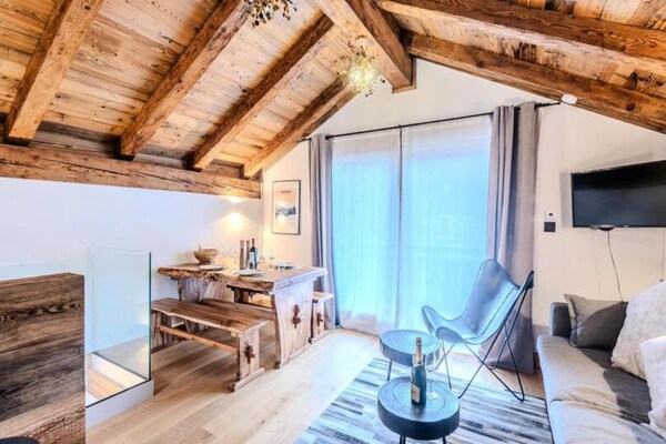 Gerenoveerd chaletappartement in het oude hart van Morzine, vlakbij de piste - thumbnail 2