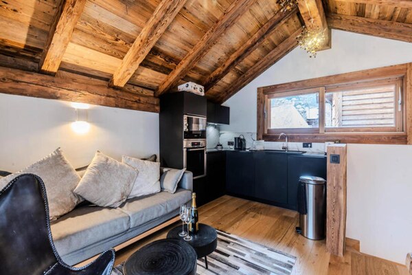 Gerenoveerd chaletappartement in het oude hart van Morzine, vlakbij de piste - thumbnail 4