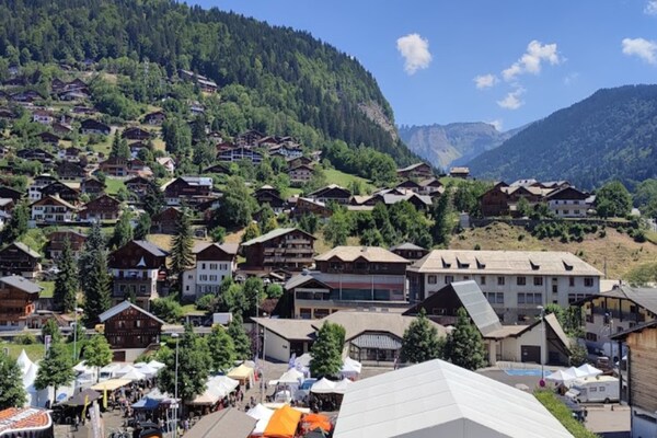 Gerenoveerd appartement in het centrum van Morzine, op 200 m van de skilift - thumbnail 2