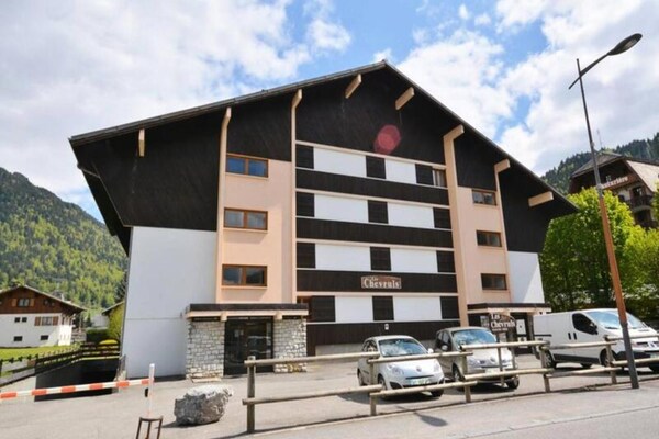 Gerenoveerd 6-persoons appartement op 200m van de skilift in Morzine - thumbnail 1