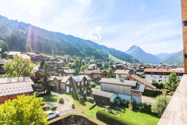 Modern 4-kamerappartement in hartje Morzine met skibus op 20 meter - thumbnail 4