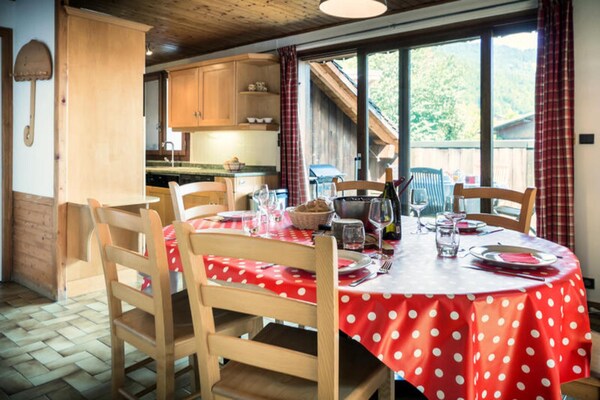 Résidence Morzna: ruim 6-persoonsappartement in hartje Morzine met open haard - thumbnail 6