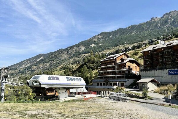 Appartement 8p aan voet pistes Sainte-Marie met terras en prachtig uitzicht - thumbnail 5