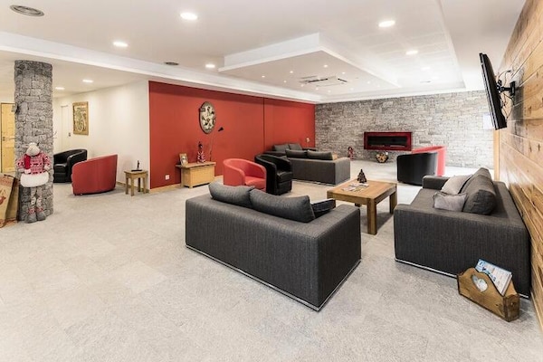 Ruim appartement voor 8 personen met balkon en uitzicht op de bergen in Vars - thumbnail 3