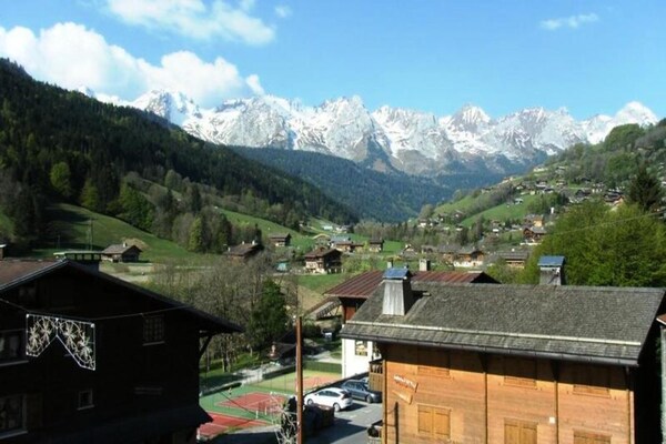 Charmant appartement in hartje Le Grand Bornand met bergzicht - thumbnail 4