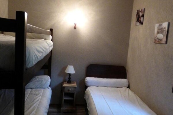 Licht appartement met zuidbalkon op 400m van centrum Le Grand Bornand - thumbnail 4