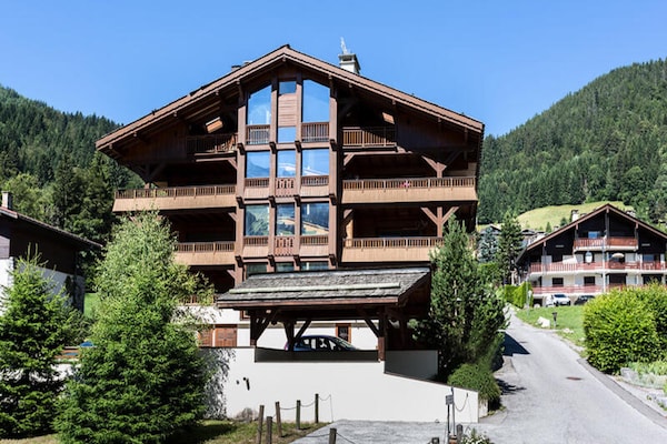 Ruim appartement 7p met groot zonneterras direct aan de piste in La Clusaz - thumbnail 1
