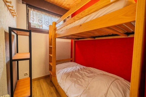 Appartement 33m² op 50m van de piste in La Clusaz met terras op het zuiden - thumbnail 4