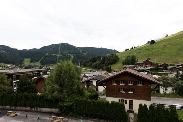 Knus appartement voor 4 met balkon en Aravis-uitzicht in La Clusaz - thumbnail 4