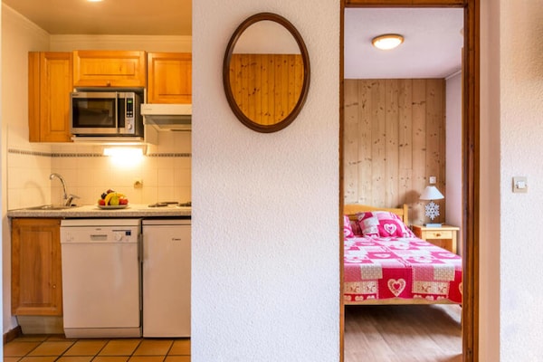Knus appartement voor 4 met balkon en Aravis-uitzicht in La Clusaz - thumbnail 1