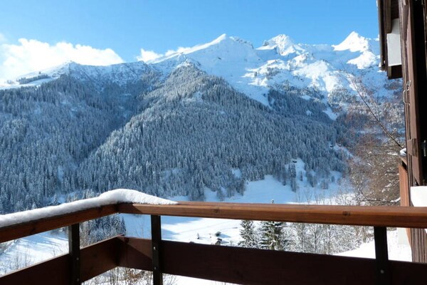 Zonnig studio-appartement voor 6 met uitzicht op de Aravis, La Clusaz - thumbnail 2