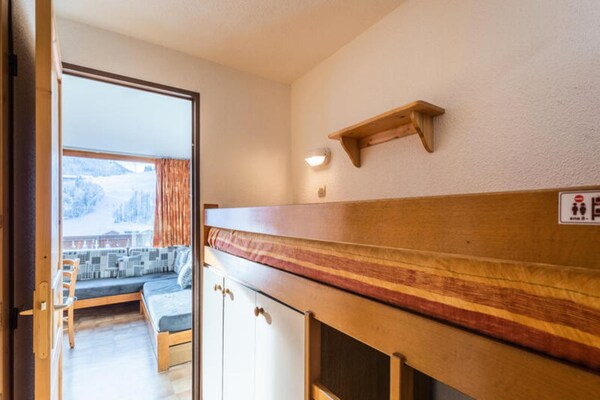 Knusse studio voor 5 met balkon en uitzicht, 250m van de piste in La Clusaz - thumbnail 4