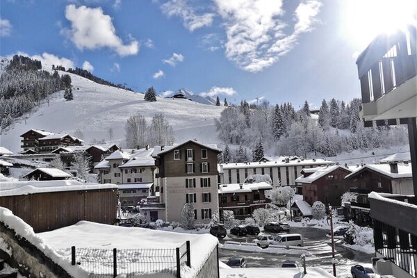 Ruim 6-persoons appartement in La Clusaz, 300m van de skilift - thumbnail 4