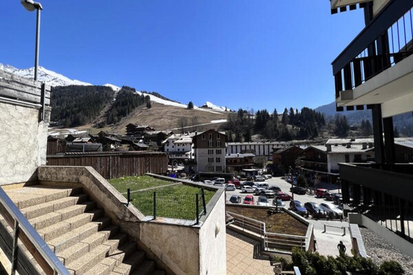 Ruim 6-persoons appartement in La Clusaz, 300m van de skilift - thumbnail 1
