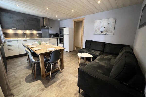 Ruim 8-persoons appartement op 100 meter van de piste in La Clusaz - thumbnail 1