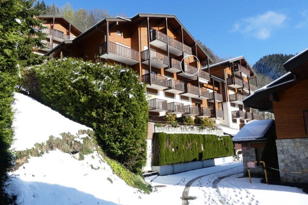 Knusse studio voor 4 op de piste in La Clusaz met zuidbalkon - thumbnail 1