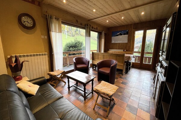 Ruim chalet-appartement voor 9 personen vlakbij de pistes van La Clusaz - thumbnail 1