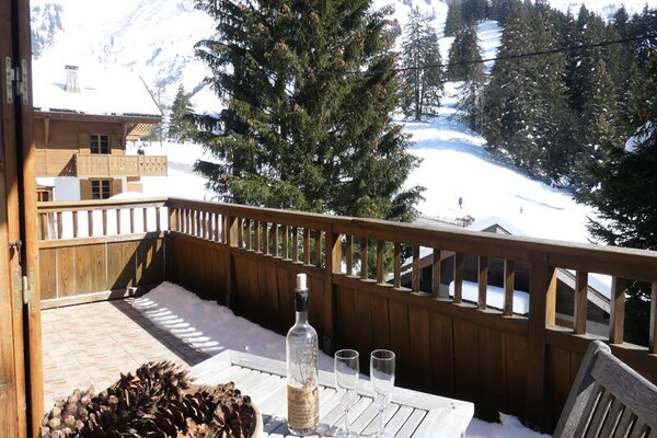 Ruim half-chalet voor 8 personen met bergzicht nabij de pistes van La Clusaz - thumbnail 6