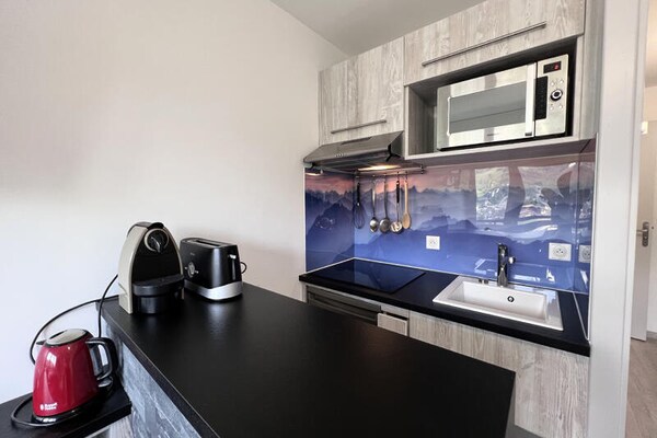 Compact appartement op 750m van de pistes met uitzicht op de Aravis - thumbnail 3