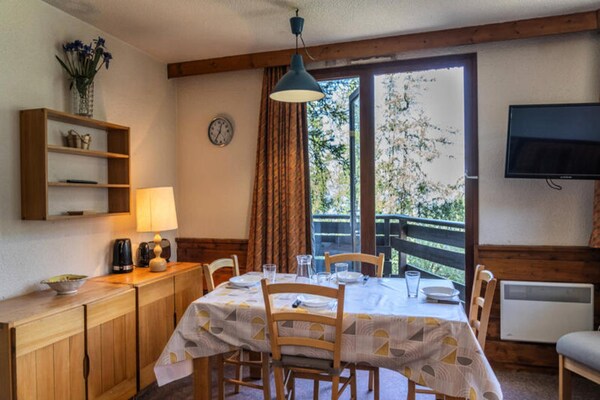 Authentiek appartement op 100m van de piste in Les Orres 1650 - thumbnail 2