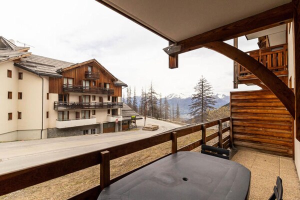 Appartement 4p aan de piste in Les Orres 1800 met zwembad en balkon - thumbnail 5