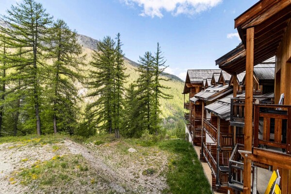 Appartement 6 pers. op 1800m hoogte met balkon en uitzicht op Les Orres - thumbnail 1