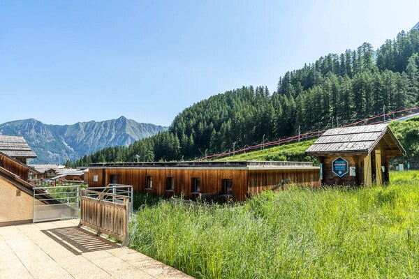 Duplex voor 6 personen op 1800m, direct aan de piste in Les Orres - thumbnail 1