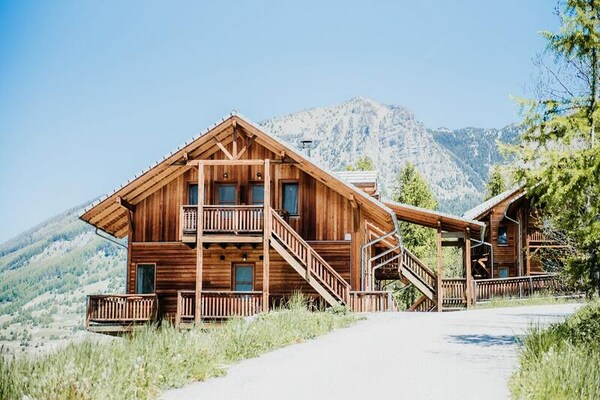 Ruim appartement voor 9 personen nabij het meer van Serre-Ponçon - thumbnail 3