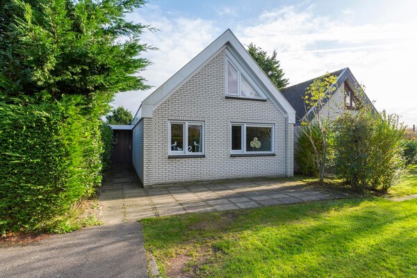 Belkmerduinen 2: Modern vakantiehuis met sauna, 2.3 km van het strand - thumbnail 1