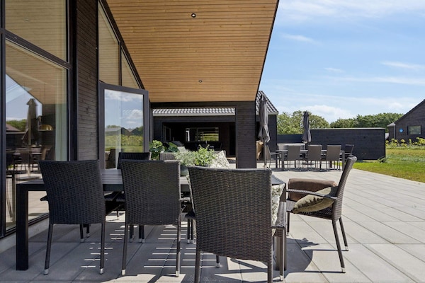 Luxe vakantiehuis voor 18 personen aan de golfbaan bij strand Mommark - thumbnail 5