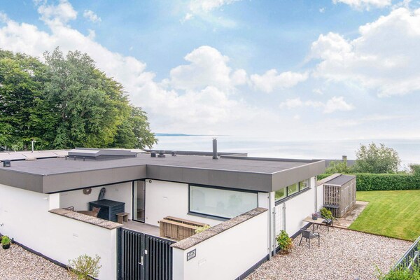 Luxe vakantiehuis met zeezicht op 50m van het strand in Børkop - thumbnail 4