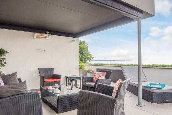 Luxe vakantiehuis met zeezicht op 50m van het strand in Børkop - thumbnail 6
