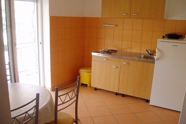 Op 900 m van het strand: Comfortabel appartement in Senj - thumbnail 2