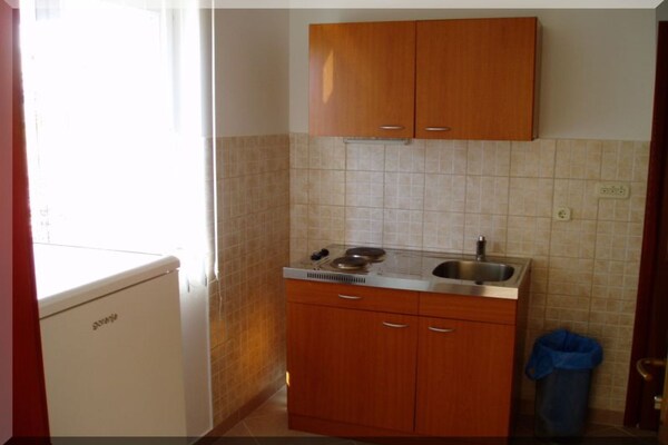 Appartement Bionda Senj met terras op 900m van zee - thumbnail 3