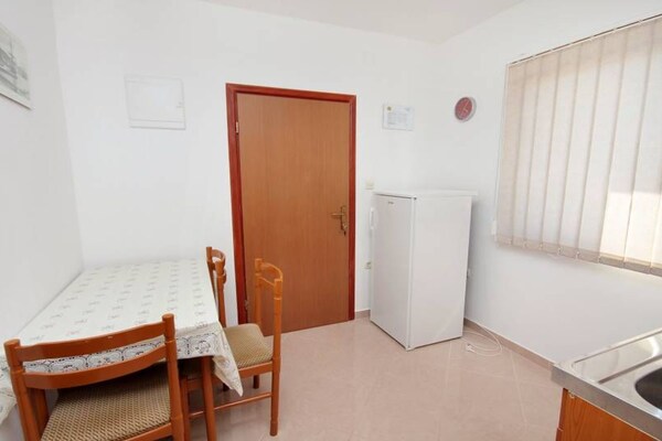 Appartement Bionda Senj met terras op 900m van zee - thumbnail 2