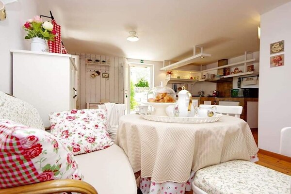 Blissful Bay Apartments Vrboska - Appartement met terras aan zee - thumbnail 3