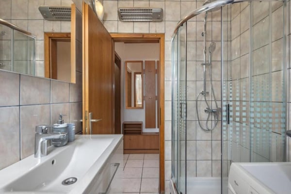 Modern studio-appartement in Rijeka, vlakbij strand en bezienswaardigheden - thumbnail 2