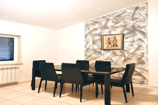 Op 300 m van zee: ruim appartement voor 7 personen in Kastel Stafilic - thumbnail 2