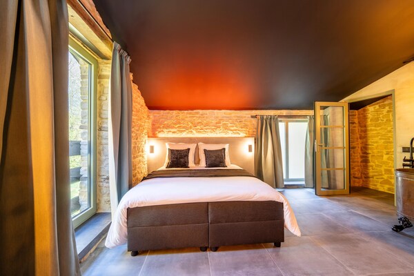 Romantisch wellnesshuis met sauna en jacuzzi in Sainte-Cécile - thumbnail 3