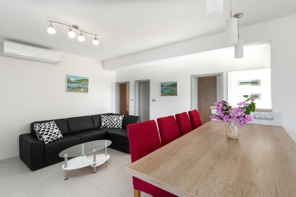 Moderne villa aan zee met privézwembad in Blato, Korčula voor 12 personen - thumbnail 2