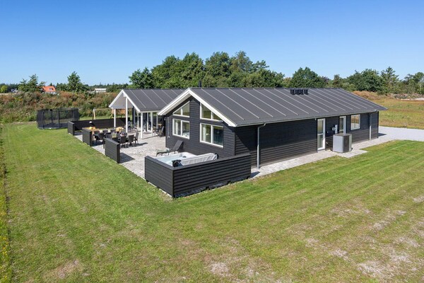 Groot vakantiehuis met privé-zwembad, sauna en wellness op 350m van zee - thumbnail 3