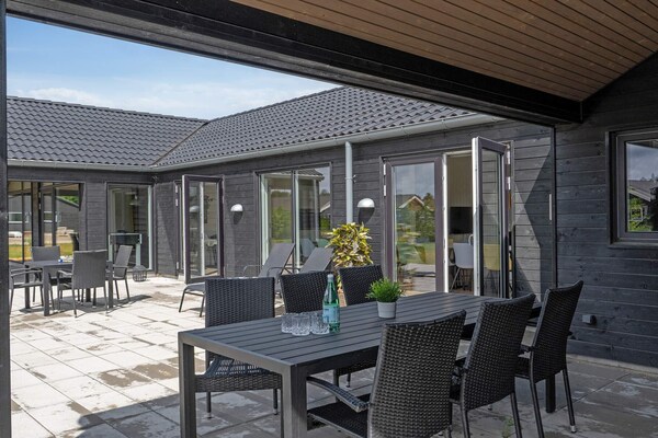 Luxe vakantiehuis met zwembad en sauna voor 24 personen in Houstrup Strand - thumbnail 5