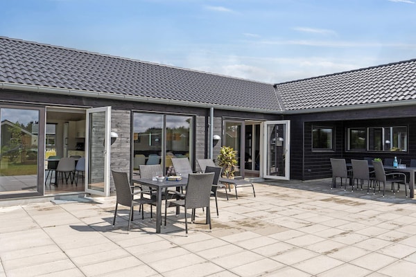 Luxe vakantiehuis met zwembad en sauna voor 24 personen in Houstrup Strand - thumbnail 6
