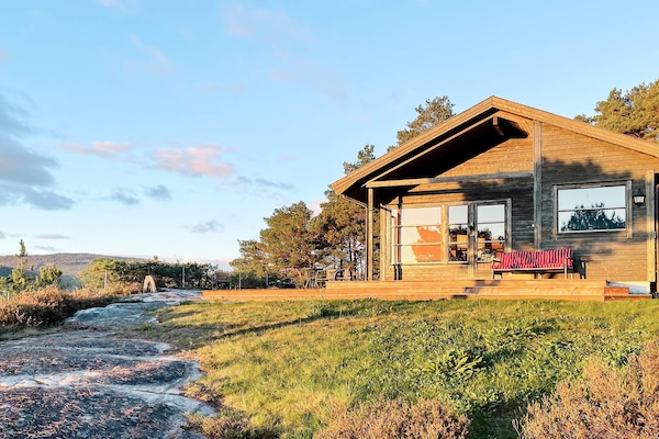 Vrijstaand vakantiehuis op Randøy met panoramisch fjordzicht - thumbnail 2