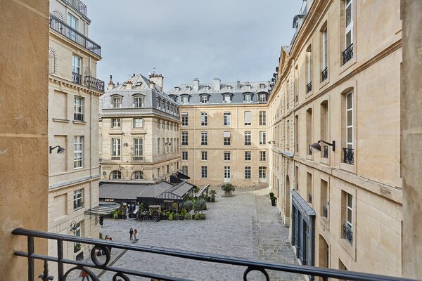 Elegant appartement nabij het Louvre en Palais Royal in Parijs - thumbnail 4