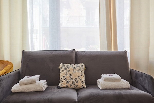 RUE DES MOINES: Ruim 3-slaapkamerappartement in het 17e arrondissement - thumbnail 3